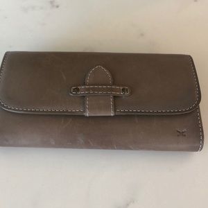 COPY - Frye Olivia wallet